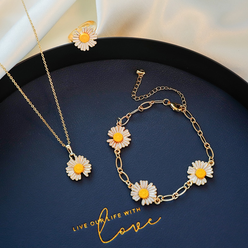 Fashion Sweet White Daisy Bracelets Necklace Personality Pearl Metal Minimalist Chrysanthemum Bracelet for Women Jewelry Gift