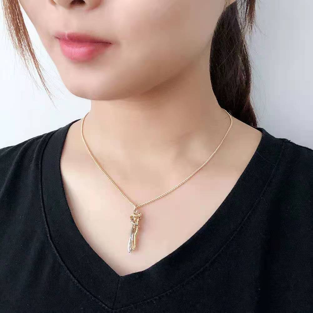 Personality Creative Couple Necklace Women Hug Villain Pendant Necklace Temperament Two-color Clavicle Chain Necklace Gift